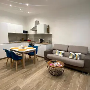 https://appartement-chic-plage-des-catalans.fr-provencehotel.com